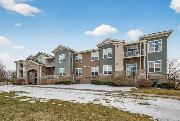 17393 72nd Avenue N #102, Maple Grove, MN 55311