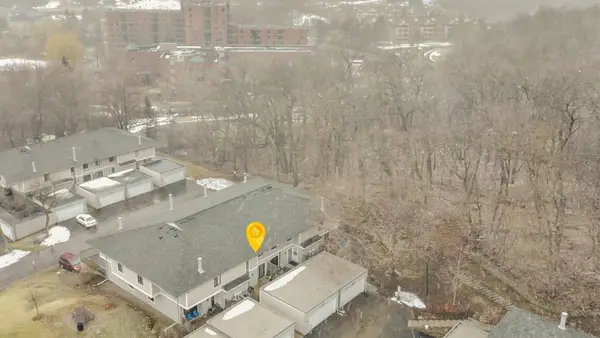 1274 Trailwood S, Hopkins, MN 55343