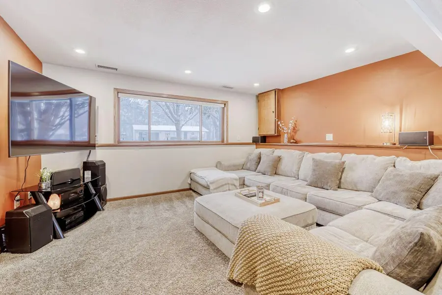 8015 Cooper Avenue, Inver Grove Heights, MN 55076 - #3