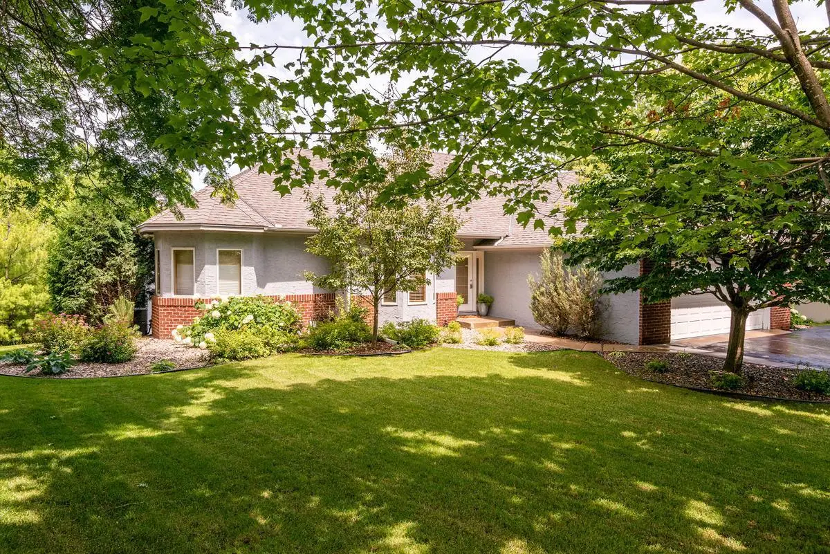 880 Vineland Court, Chanhassen, MN 55317 - #1