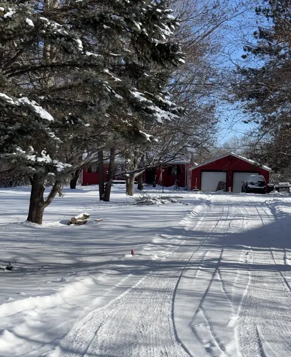201 Beechwood Avenue N, Braham, MN 55006