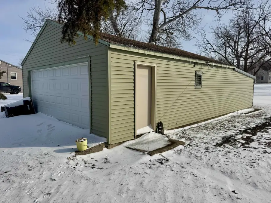 911 Maple Avenue, Bird Island, MN 55310 - #3