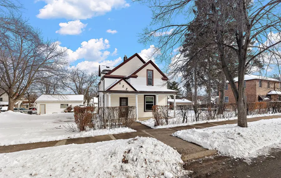 622 11th Avenue N, South Saint Paul, MN 55075 - #3