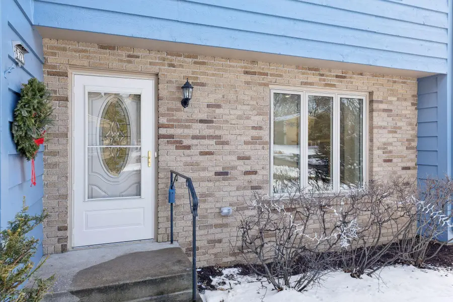 972 Lydia Drive W, Roseville, MN 55113 - #2