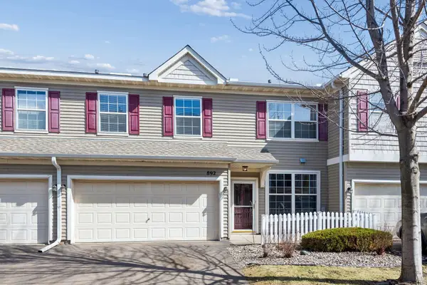 892 Braunworth Court, Chaska, MN 55318