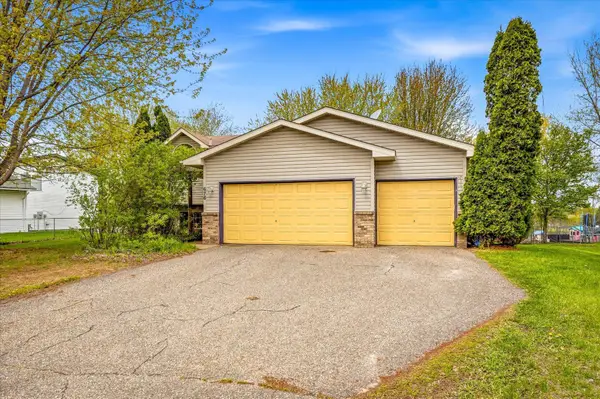 676 Joes Lake Road Se, Cambridge, MN 55008