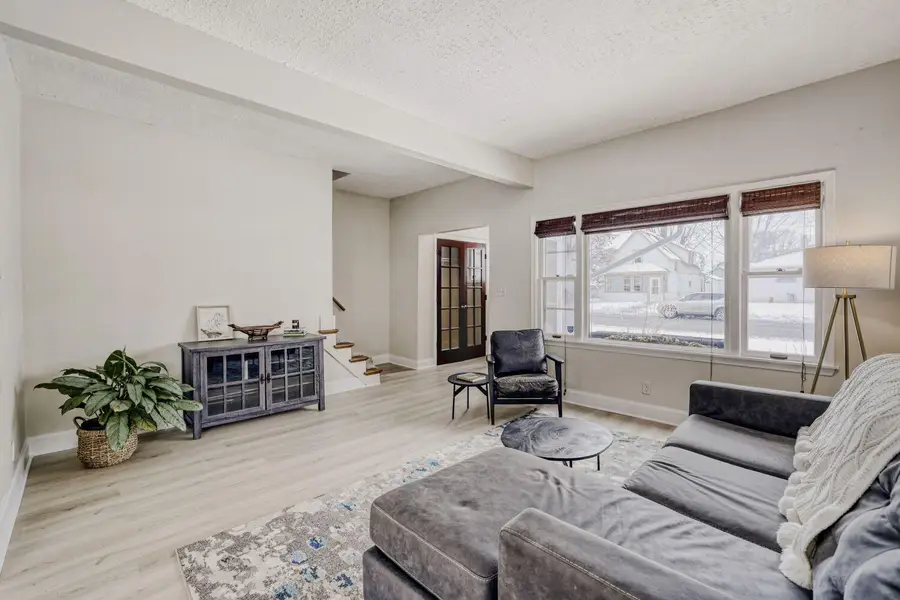 356 5th Avenue S, South Saint Paul, MN 55075 - #3