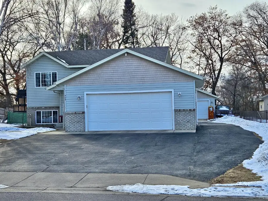 909 4th Avenue E, Sartell, MN 56377 - #2