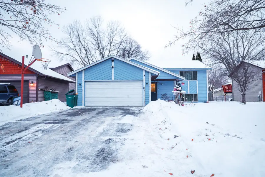 3222 Greenbrier Street, Vadnais Heights, MN 55127 - #3