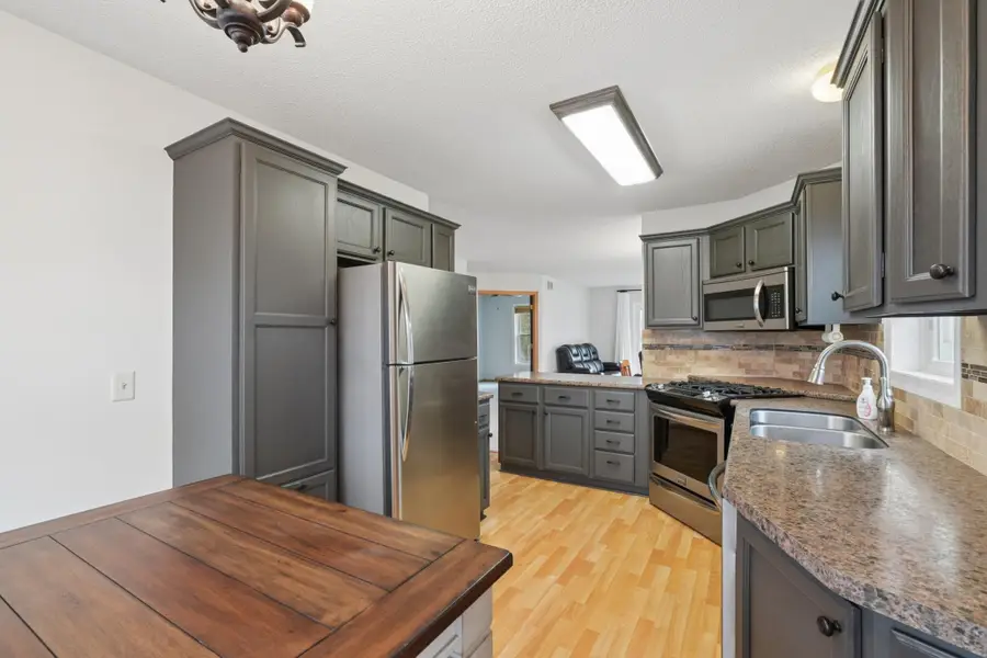 3660 Gershwin Circle N, Oakdale, MN 55128 - #3