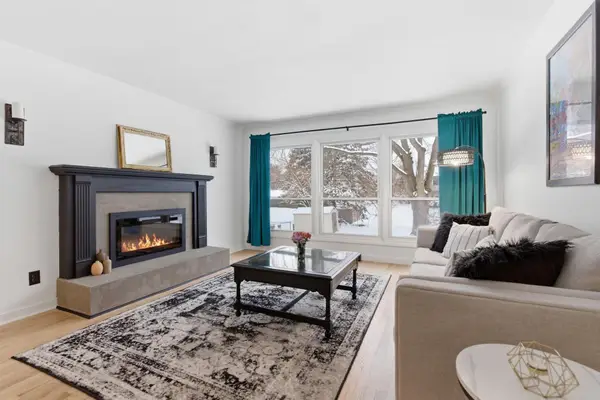 18115 20th Avenue N, Plymouth, MN 55447