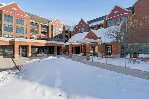 500 County Road B W #134, Roseville, MN 55113