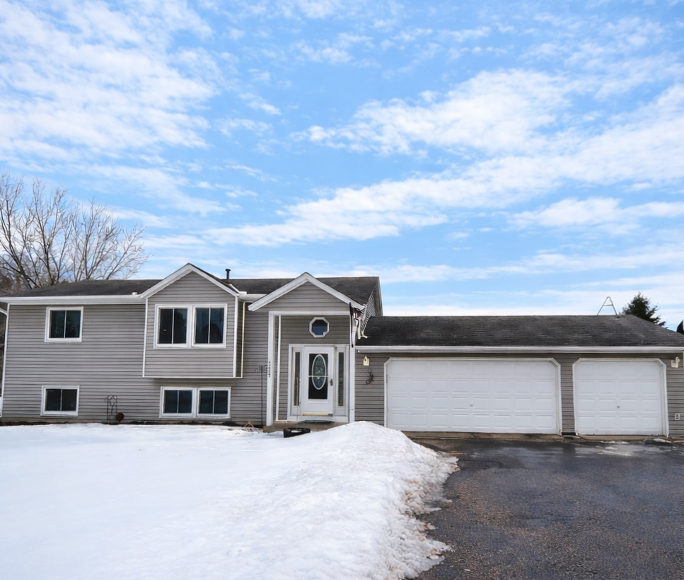4215 E Rum River Circle S, Cambridge, MN 55008 - #1