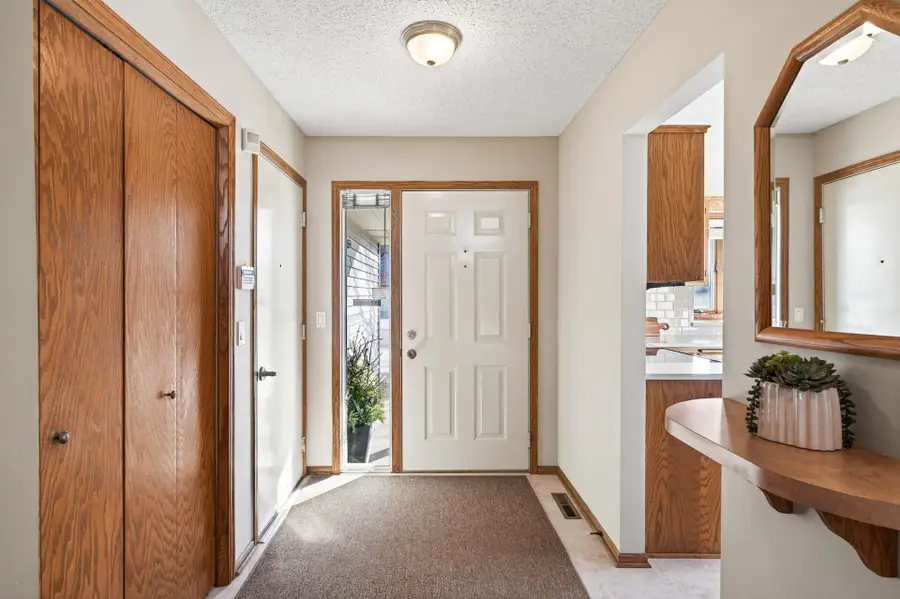 3510 Gershwin Avenue N, Oakdale, MN 55128 - #3