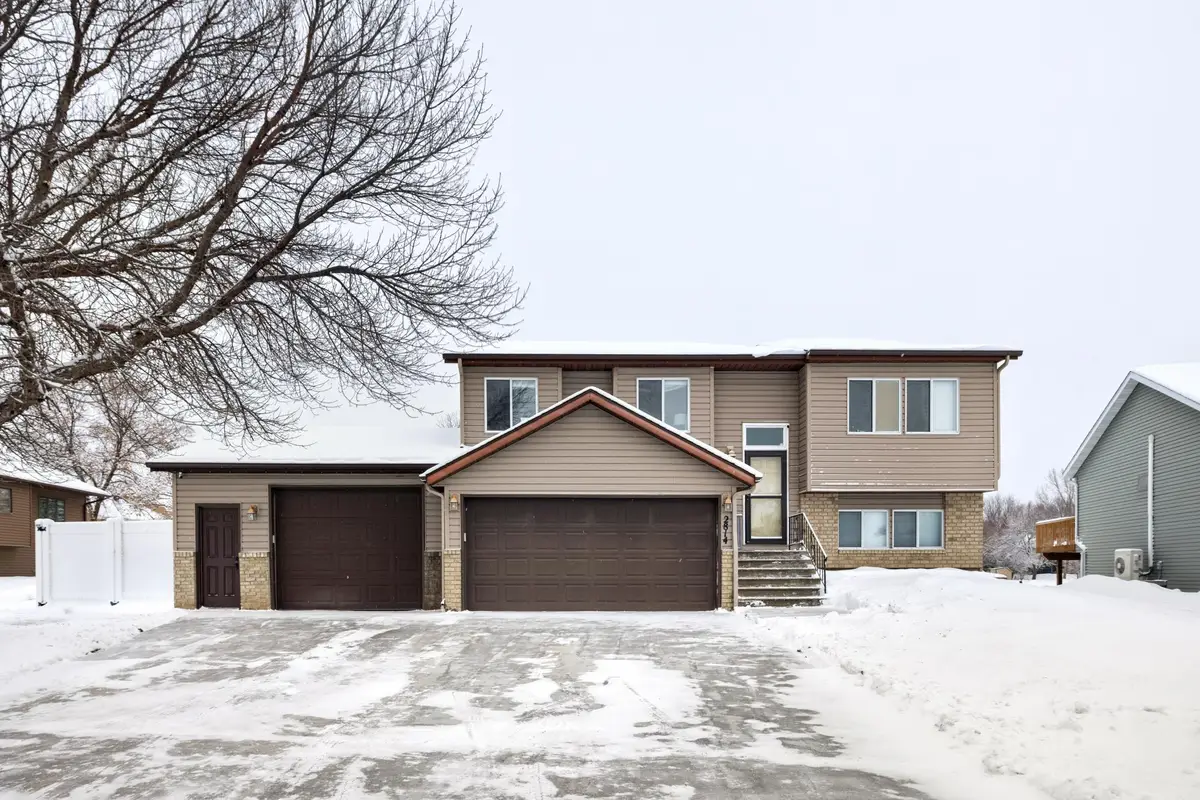 2814 Village Green Drive, Moorhead, MN 56560 - #1
