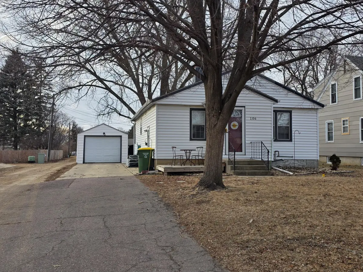 106 8th Avenue Sw, Pipestone, MN 56164 - #1