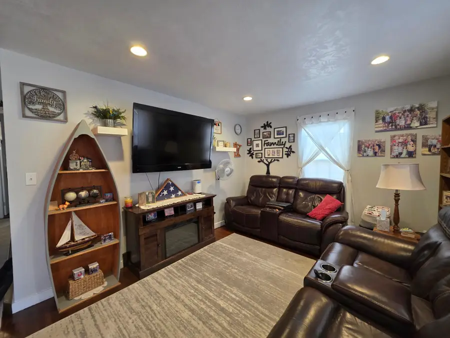 106 8th Avenue Sw, Pipestone, MN 56164 - #2