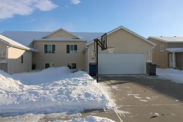 1509 34th Avenue S, Moorhead, MN 56560