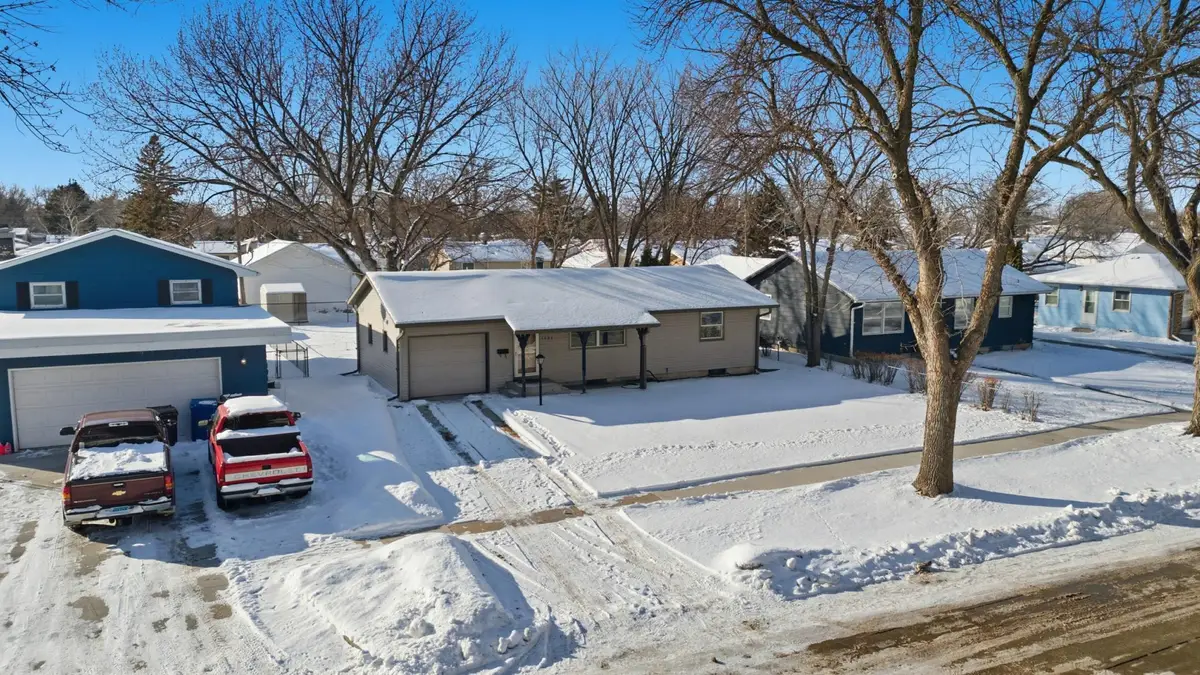 1421 19th Street S, Fargo, ND 58103 - #1
