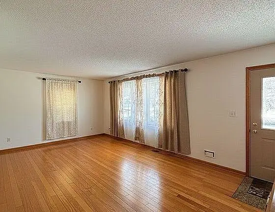 10025 Wentworth Avenue S, Bloomington, MN 55420 - #3