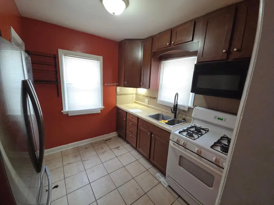 1041 6th Street E, Saint Paul, MN 55106 - #2