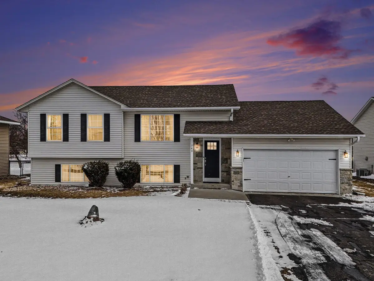 740 Heritage Lane, Belle Plaine, MN 56011 - #1