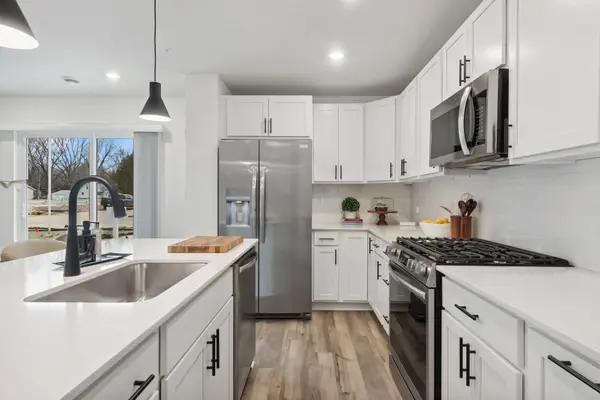 21605 Azalea Lane, Farmington, MN 55024