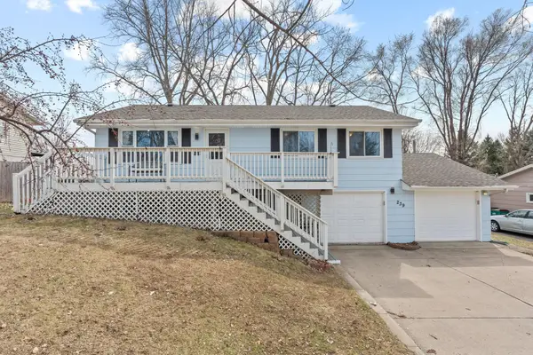 239 Highwood Drive, Chaska, MN 55318