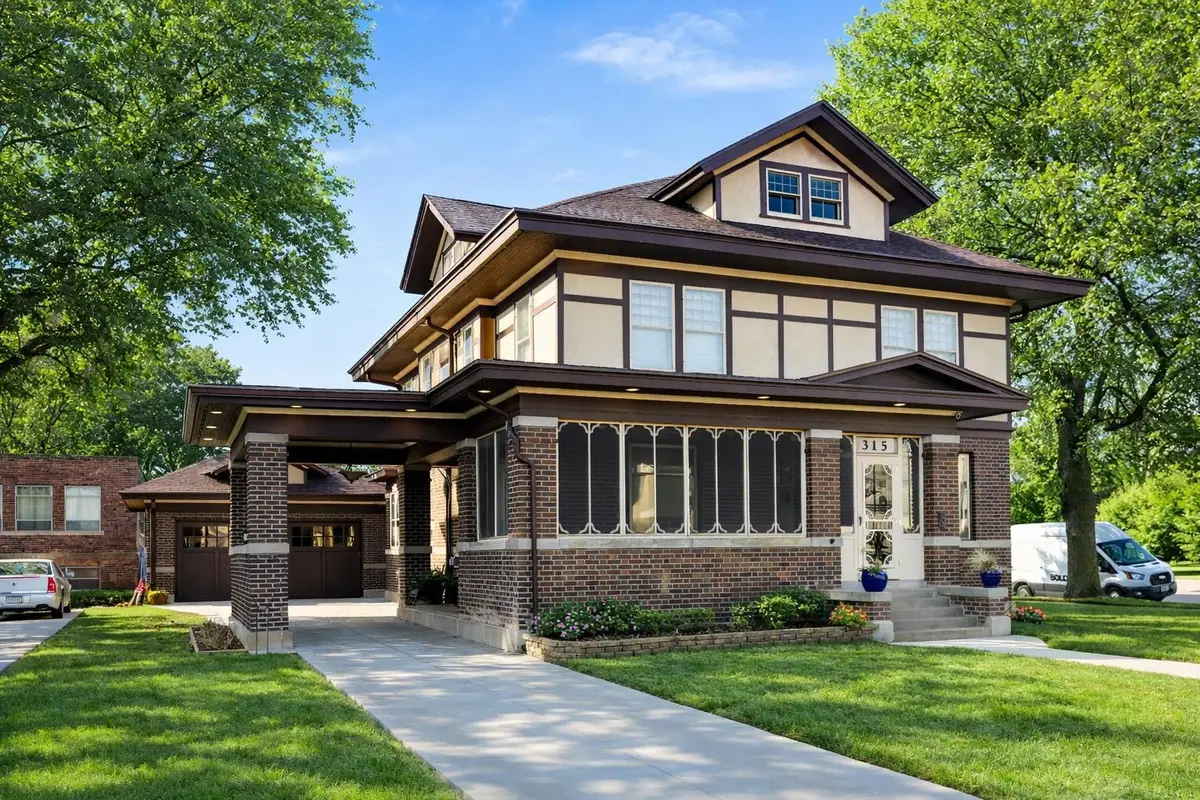 315 W Fountain Street, Albert Lea, MN 56007 - #1