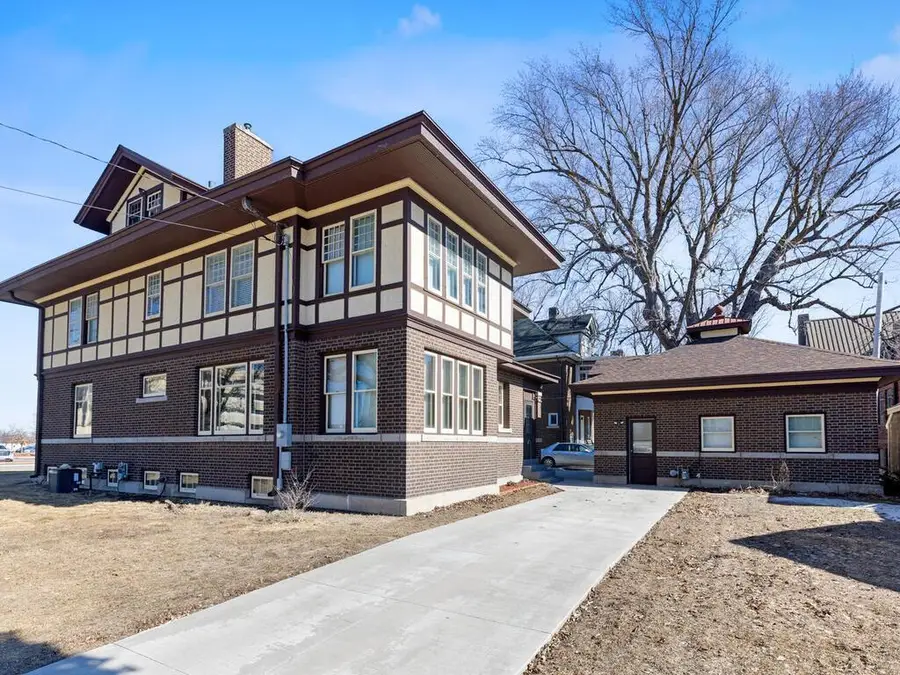 315 W Fountain Street, Albert Lea, MN 56007 - #2