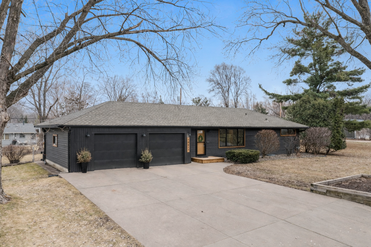 10617 Thomas Avenue S, Bloomington, MN 55431 - #1