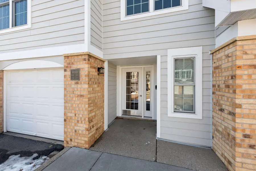 6040 Chasewood Parkway #101, Hopkins, MN 55343 - #2