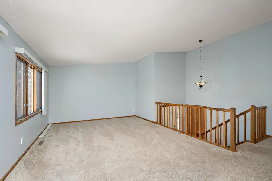 2048 Kings Road, Eagan, MN 55122 - #2