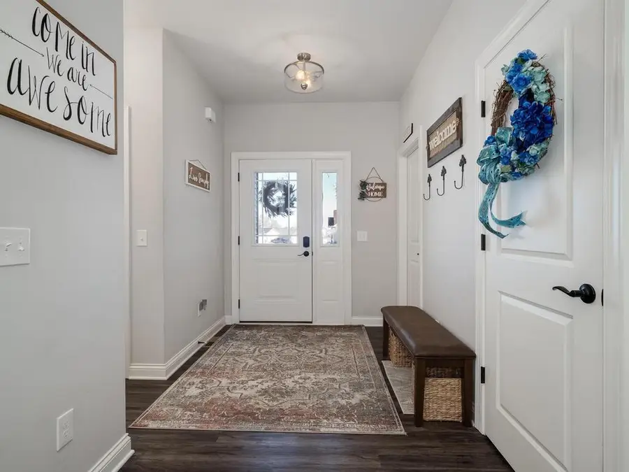 404 Grant Avenue Se, Hutchinson, MN 55350 - #3