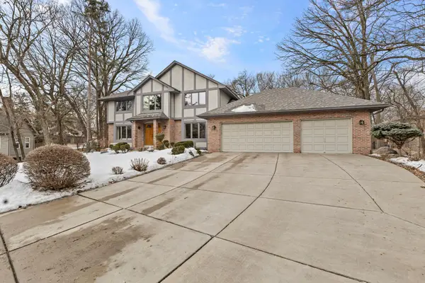 7334 W 114th Street Circle, Bloomington, MN 55438