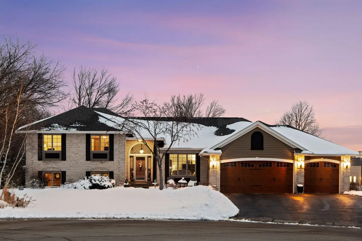 305 Pondview Lane, Chaska, MN 55318 - #1