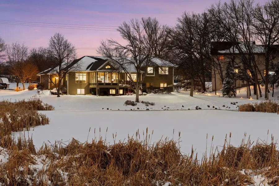 305 Pondview Lane, Chaska, MN 55318 - #2