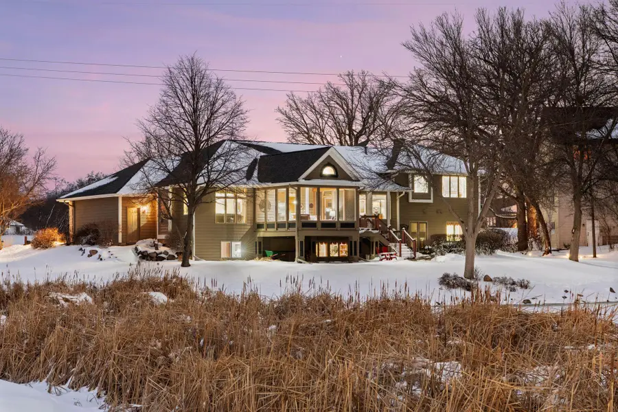 305 Pondview Lane, Chaska, MN 55318 - #3