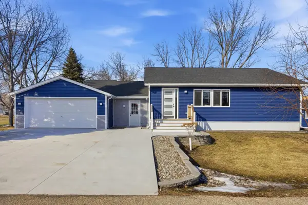 401 3rd Ave S, Fairmount, ND 58030