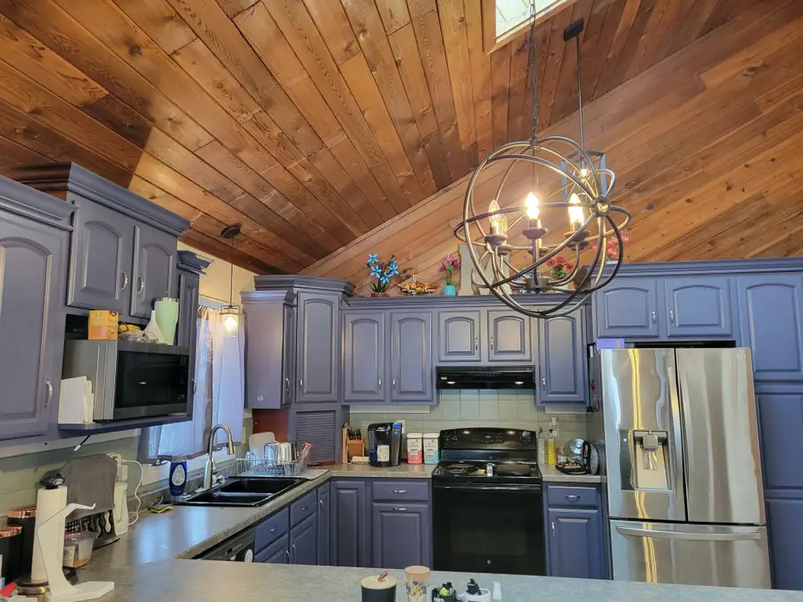 405 Riverside Avenue S, Thief River Falls, MN 56701 - #2