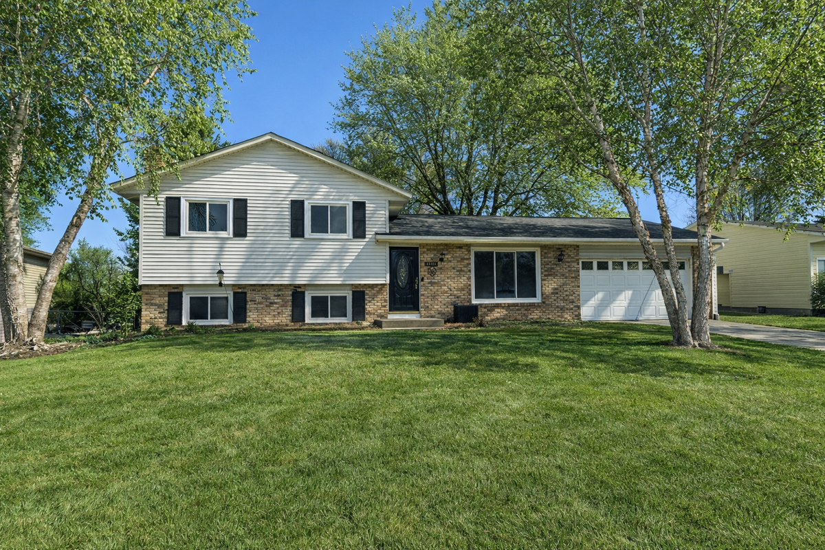 15765 Hayes Trail, Apple Valley, MN 55124 - #1