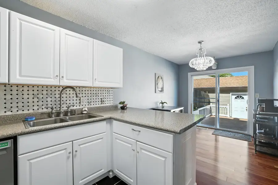 3470 Greenwood Court S, Eagan, MN 55122 - #3