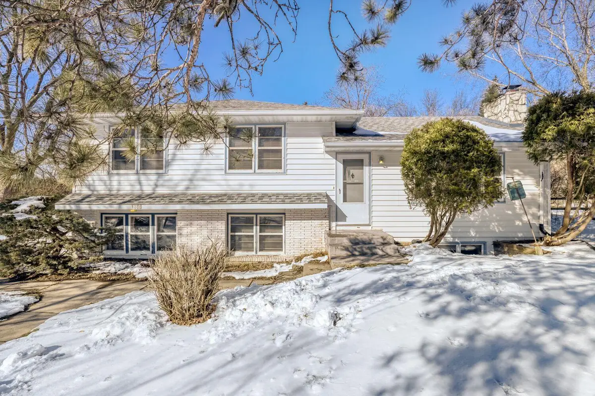 1800 Skyline Drive S, Burnsville, MN 55337 - #1