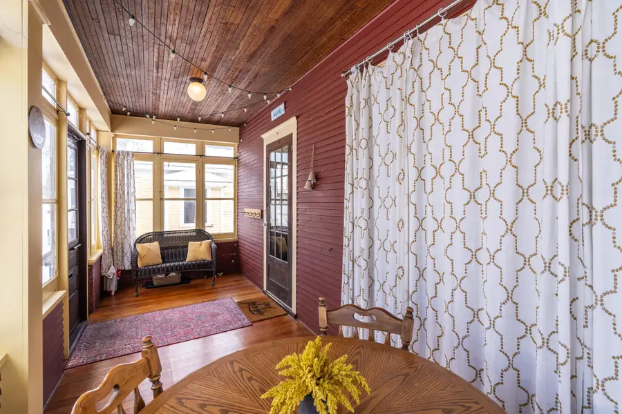 906 Stearns Street, Crookston, MN 56716 - #3