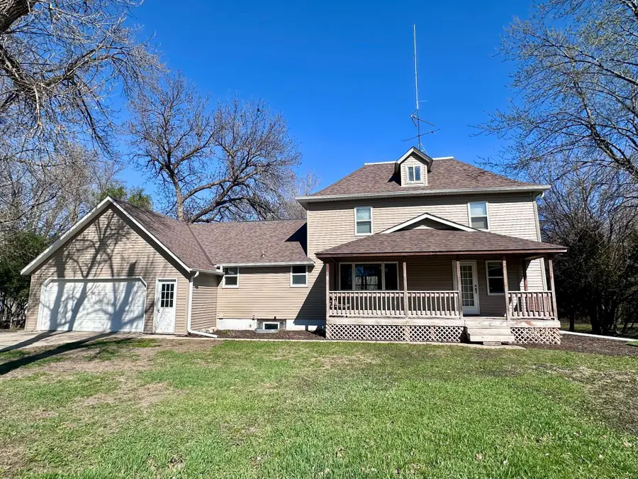 627 W 1st Street S, Cottonwood, MN 56229 - #2