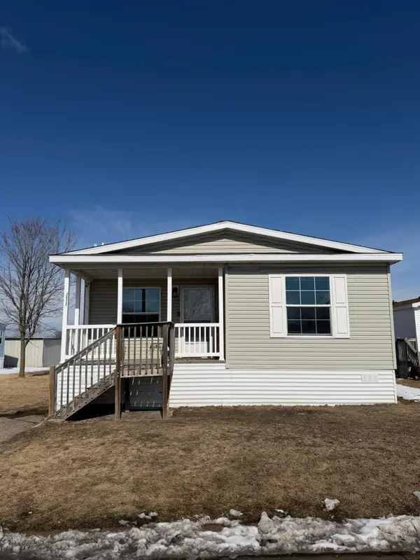 2022 Morgan Way, North Mankato, MN 56003