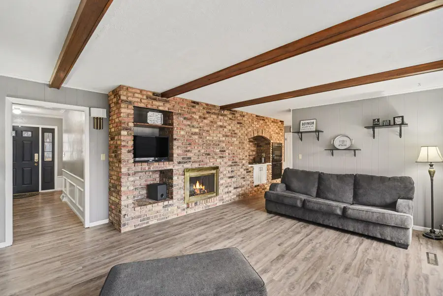 801 6th Avenue Se, Pipestone, MN 56164 - #2