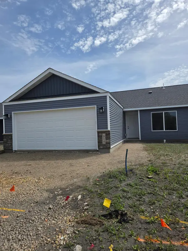 914 Katelyn Circle Ne, Montgomery, MN 56069