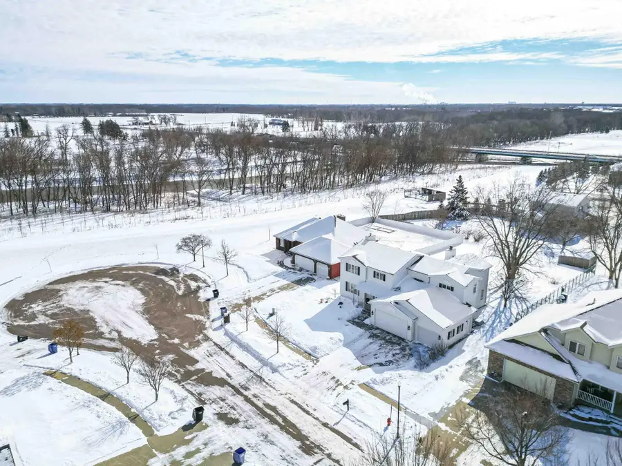 916 42nd Avenue N, Fargo, ND 58102 - #2