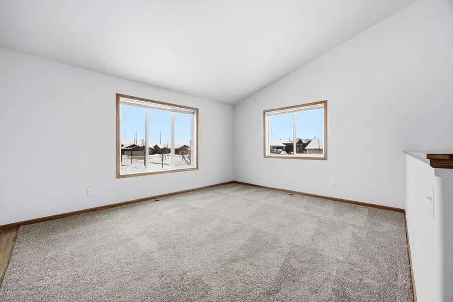 975 30th Avenue W, West Fargo, ND 58078 - #3